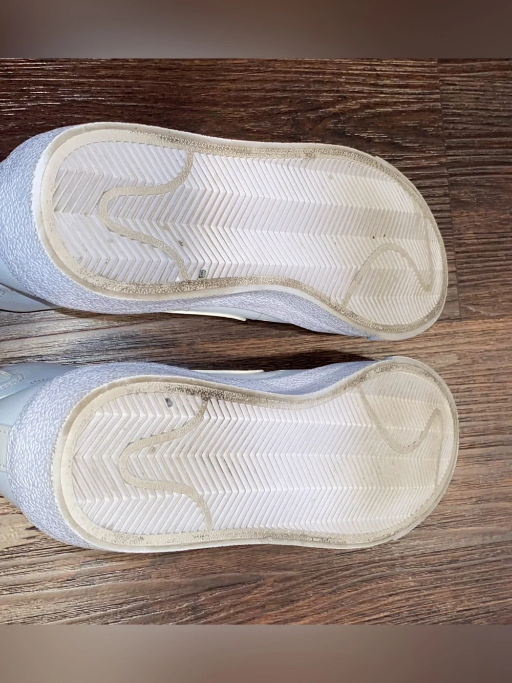 Nike basketball gym shoes